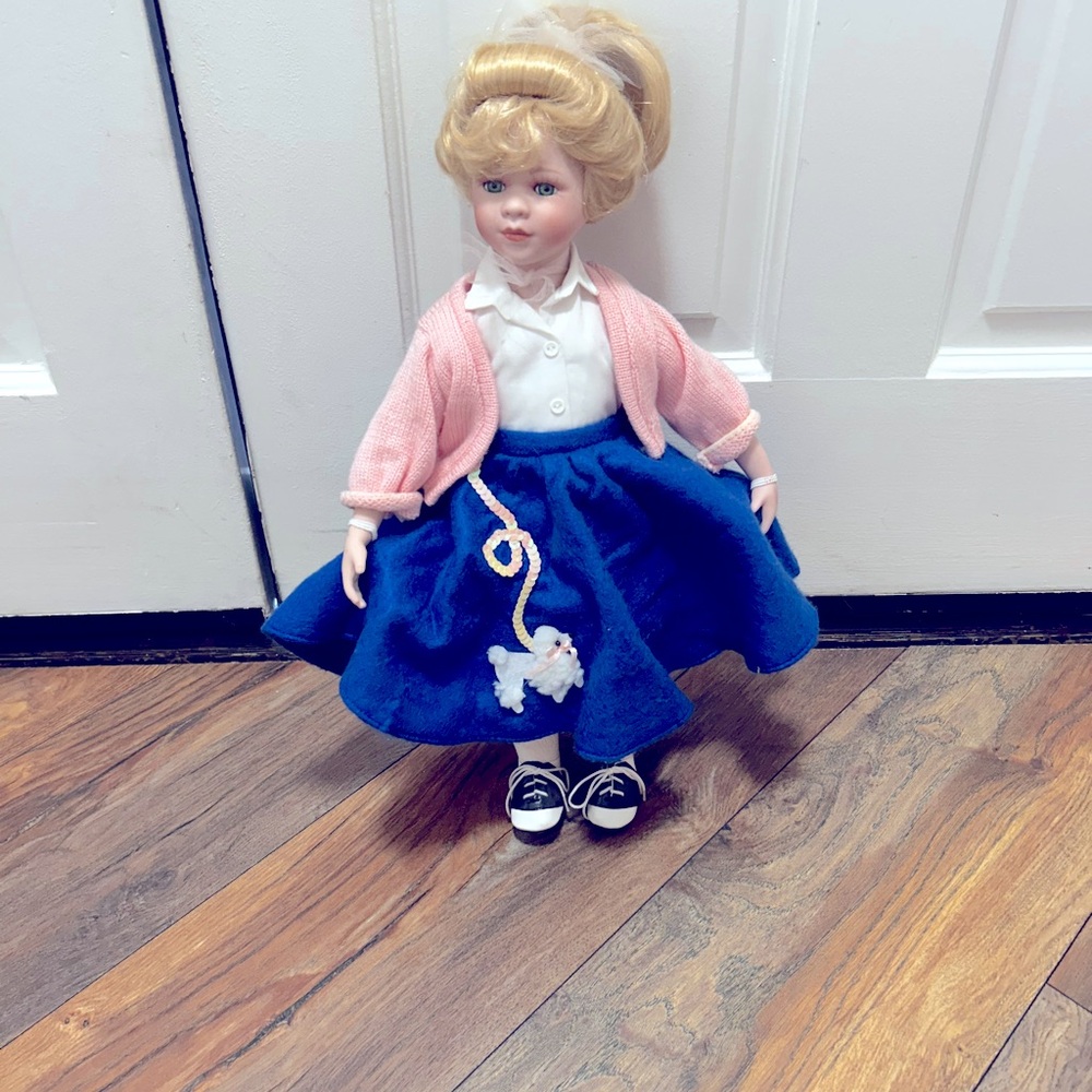 Porcelain 50's PEGGY SUE ROCK n ROLL DOLL By The Heritage Signature Collection